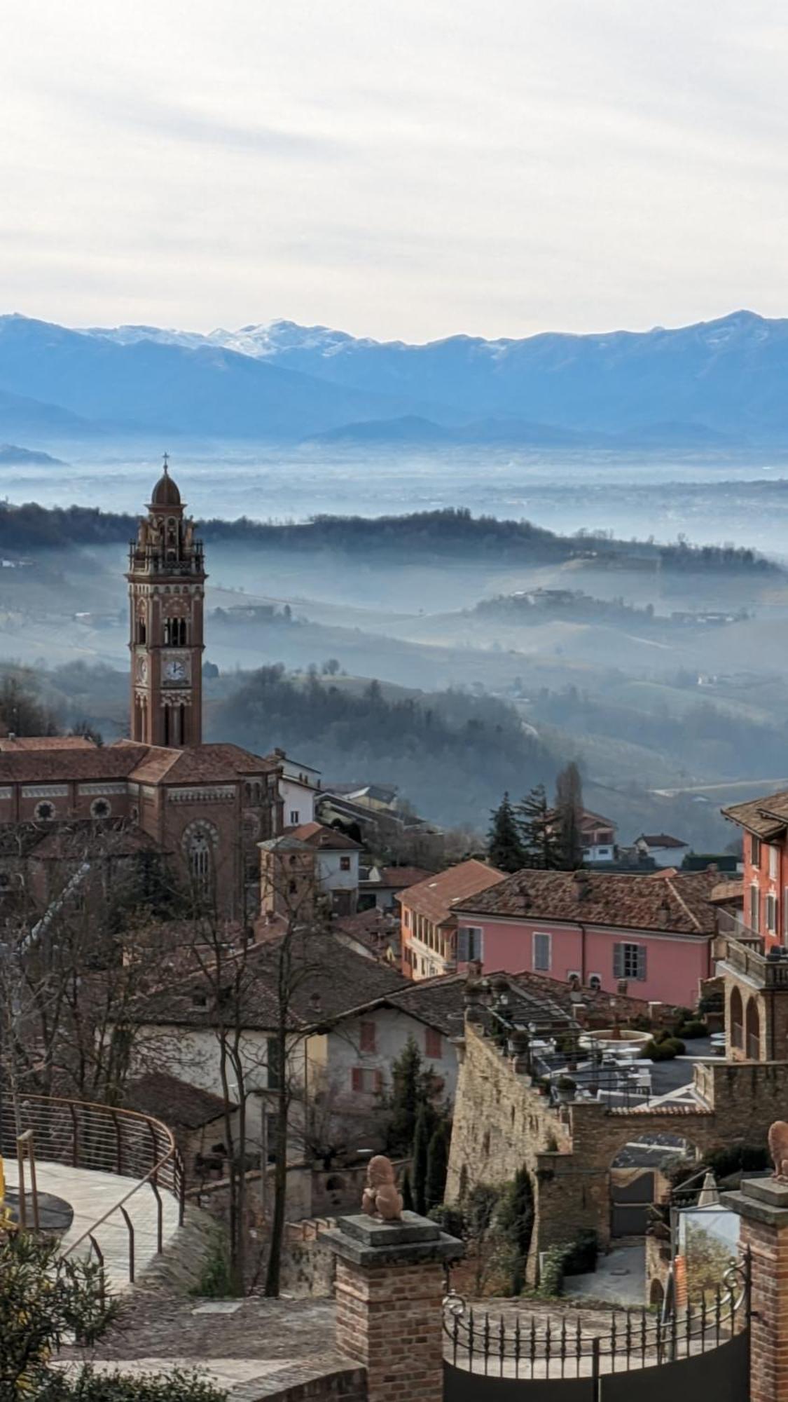 Charming Barolo Wine Loft Hotel Monforte D'Alba Ngoại thất bức ảnh